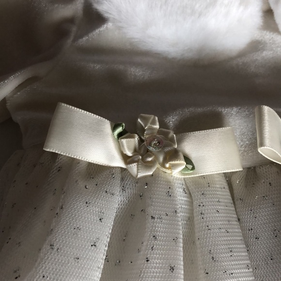 Baby girls size 3 to 6 month, Bonnie baby off-white holiday dress Christmas - Picture 3 of 10